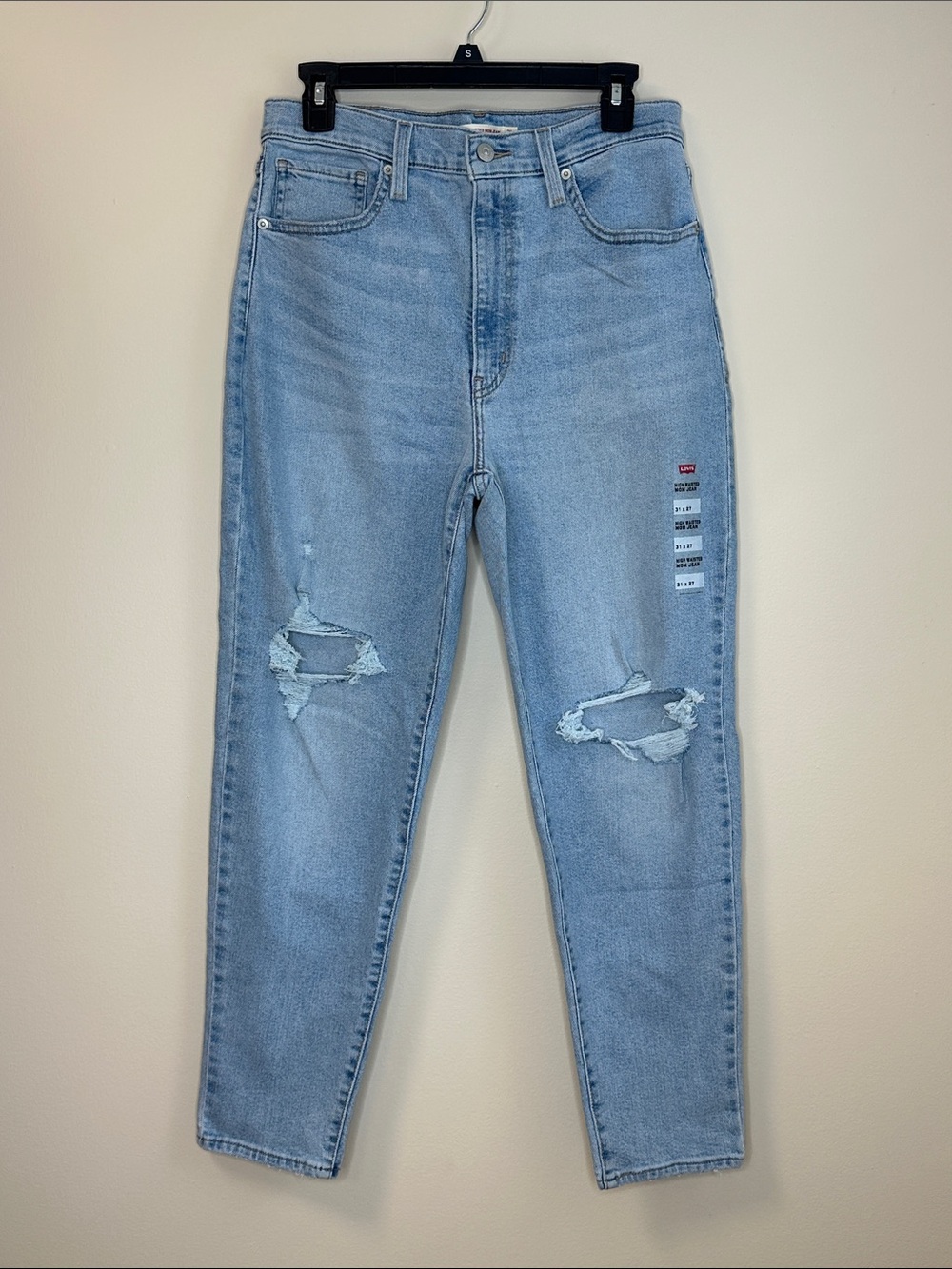 Levi’s High Waisted Distressed Mom Jeans Size 31x27